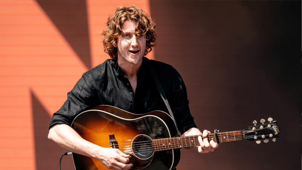 Dean Lewis.